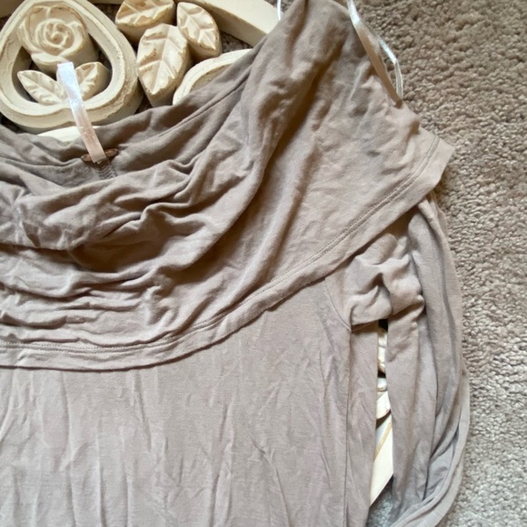 Free People Off The Shoulder Top Nude Earth Toned Long Sleeve Size X-Small - Picture 9 of 14